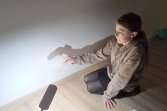 Dzieci odczytują kształt z wosku