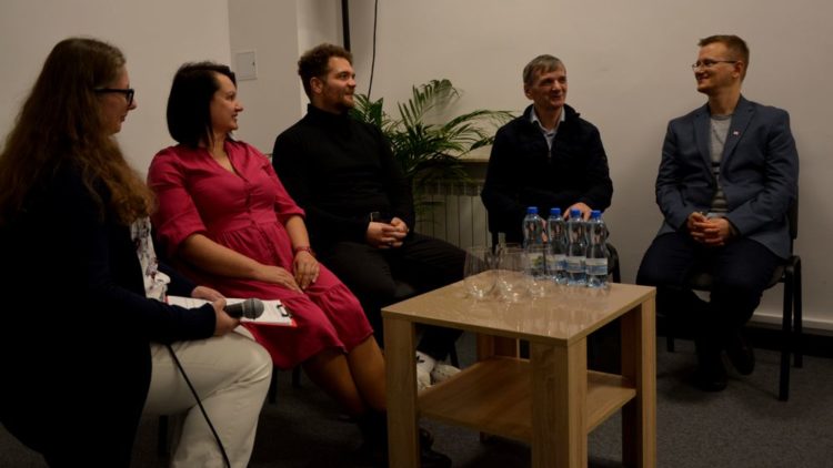 FILM „ROK 2020” W PRZECISZOWIE. INSPIRUJĄCE FORUM WYMIANY MYŚLI.