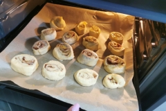 cynamonki w piekarniku