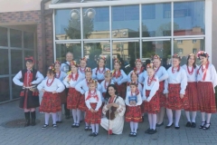 Zespół pozujący do zdjęcia