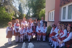 Zespół pozujący do zdjęcia