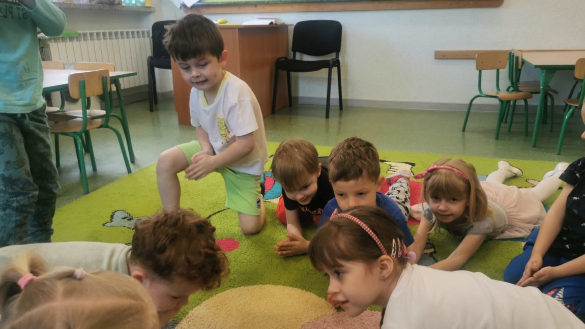 POZNAJEMY DŹWIĘKI CZYLI MUZYCZNE SPOTKANIE W PRZEDSZKOLU