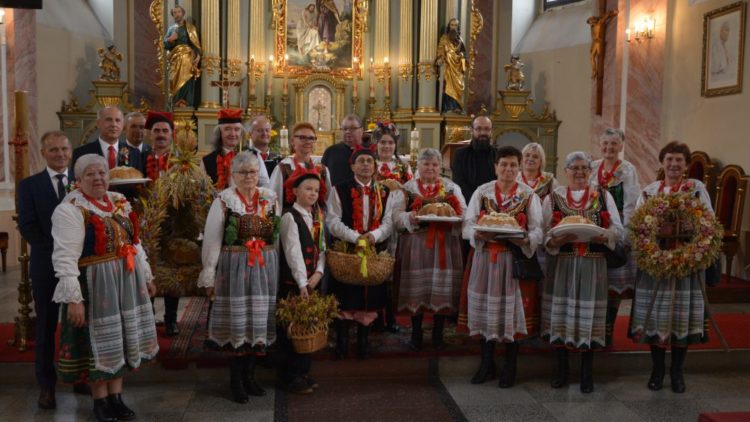 DOŻYNKI W PRZECISZOWIE – RADOŚĆ, TRADYCJA I WSPÓLNA ZABAWA!