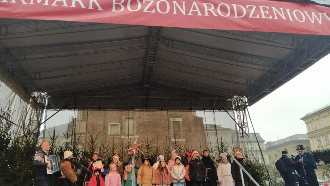 PRZECISZA W SWIĄTECZNYM KOROWODZIE