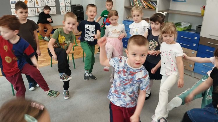 MARCOWE ZAJĘCIA UMUZYKALNIAJĄCE