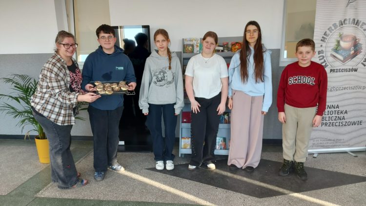 SŁODKIE DONUTY W KULINARNEJ KSIĘDZE CZARÓW