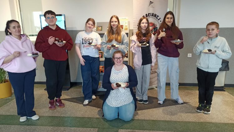 W BIBLIOTECE ZAPACHNIAŁO CZEKOLADĄ