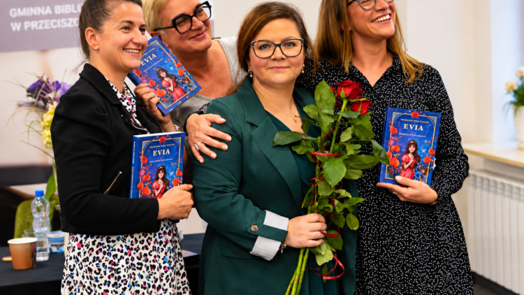 ZWIERCIADŁO DUSZY – SPOTKANIE AUTORSKIE Z KATARZYNĄ ANNĄ FRĄCZEK